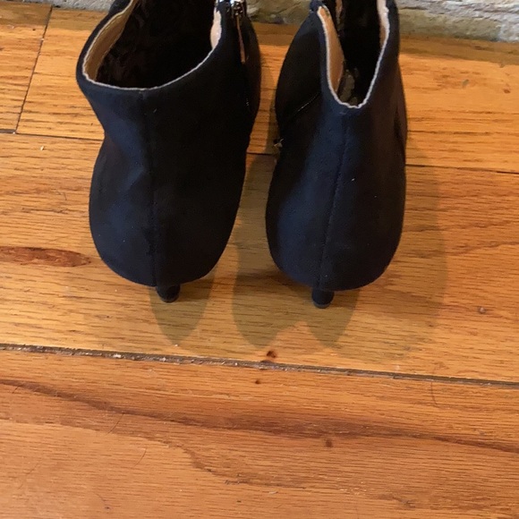 Crape Myrtle Black Kitten Heel Ankle Boots - Picture 3 of 4